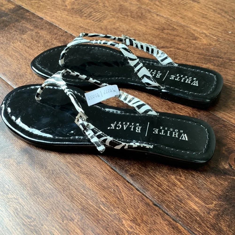 NWT WHITE HOUSE | BLACK MARKET Animal Print Thong Sandals Size 7